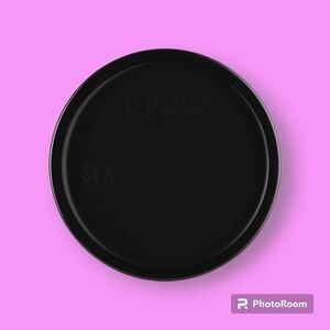 NYX Cosmetics Black SFX Creme Colour